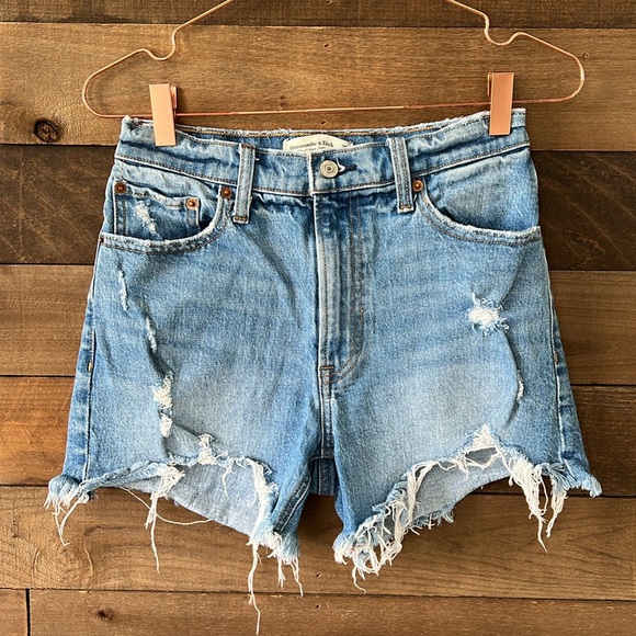 Abercrombie & Fitch Pants - Abercrombie & Fitch Women's 4" High Rise Mom Denim Jean Shorts Distressed